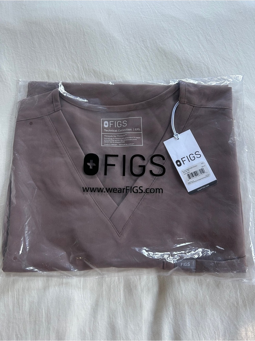 NWT Figs Catarina One-Pocket Scrub Top. Size 6XL. Color Code: BR019: Espresso.